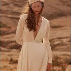 RONNY KOBO NANN SATIN V-NECK LONG-SLEEVE GOWN SZ 4 NWT